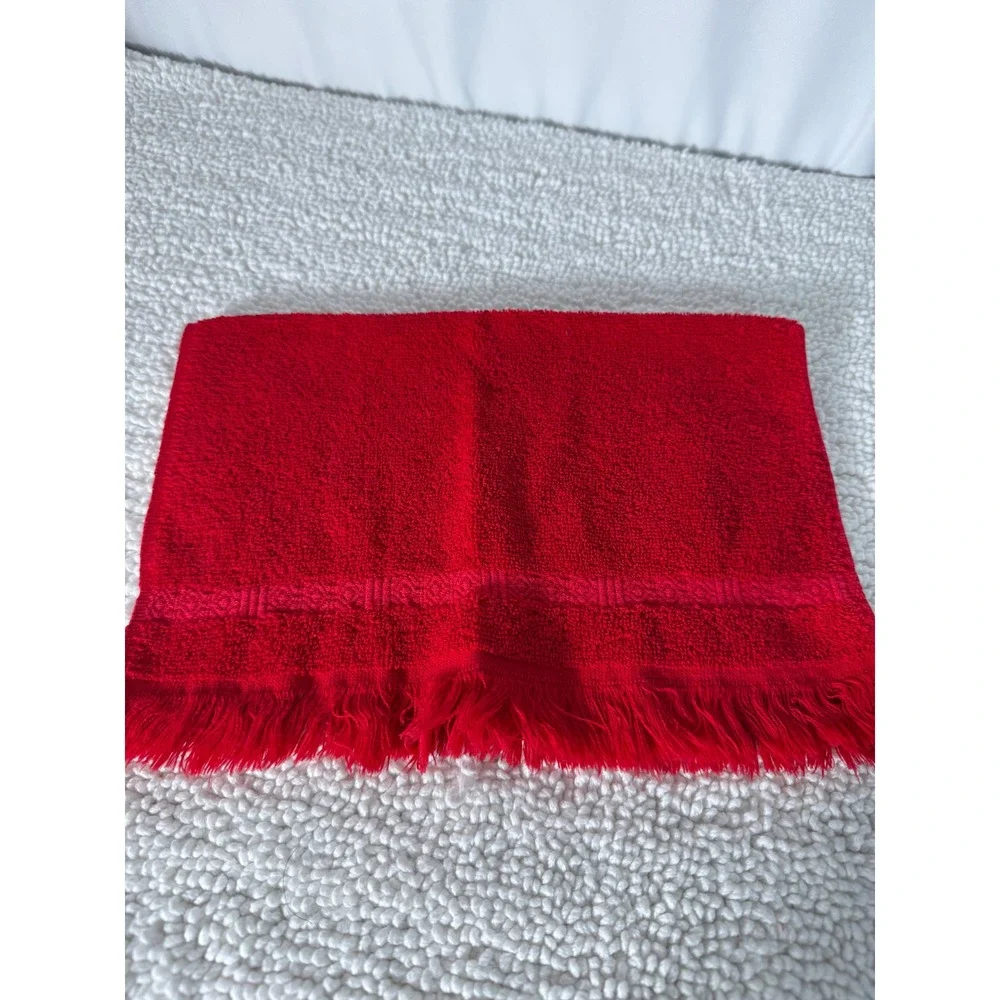 VTG Christmas‎ Linen Set, Table Cloth, Hand Towels, Placemats, Napkins 12 Piece
